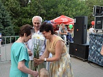Ростовская АЭС: атомщики поздравили горожан с Днем семьи, любви и верности