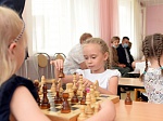 Главный инженер Белоярской АЭС сыграл с чемпионом детского сада по шахматам 
