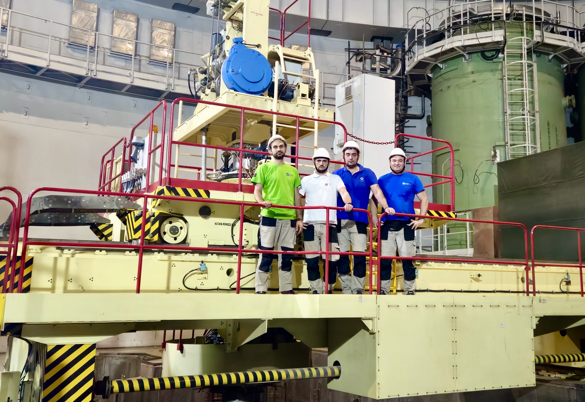 Preparation of the refuelling machine for loading the simulation zone has been completed at the first power unit of the Rooppur NPP