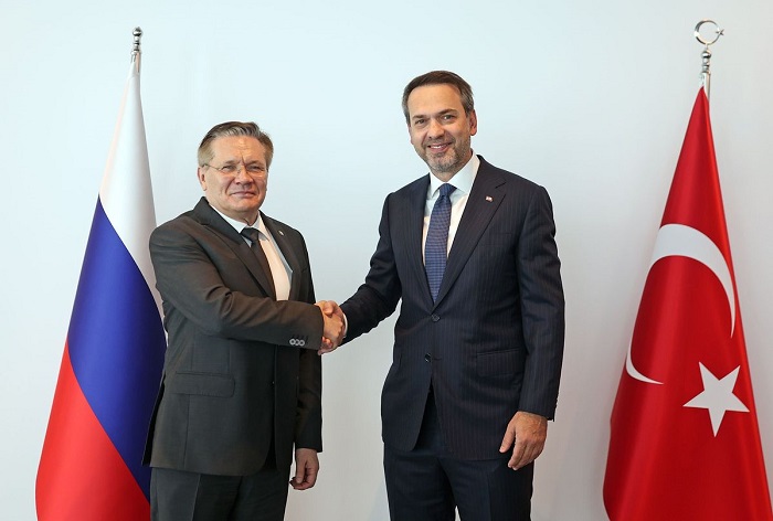 Генеральный директор «Росатома» Алексей Лихачёв и министр энергетики Турции Альпарслан Байрактар обсудили сотрудничество