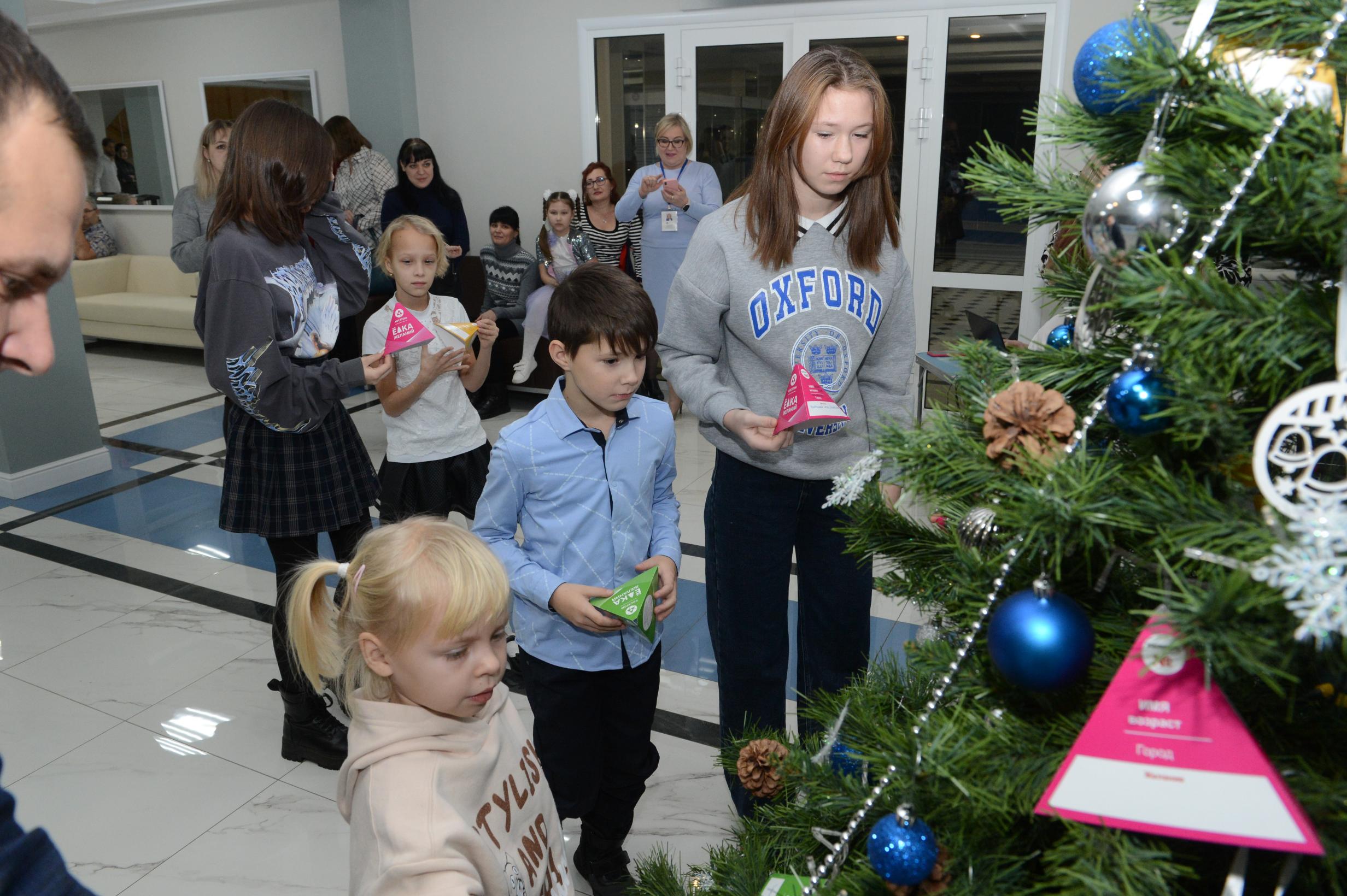 Балаковская АЭС присоединилась к акции «Елка желаний» и исполнила мечты 310 юных балаковцев