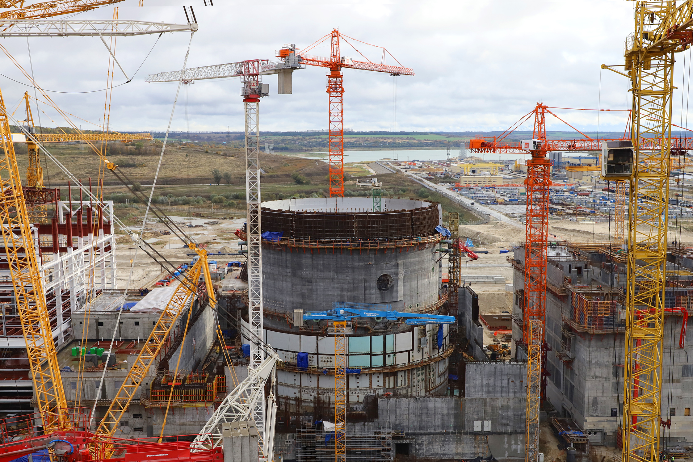 The Kursk NPP-2: installation of the fourth tier of the inner containment was completed at the second power unit
