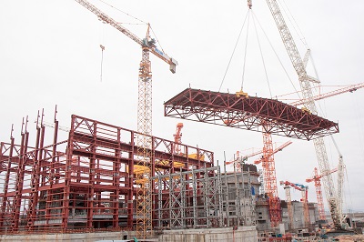 Kursk NPP-2: Installation of the dome over the turbine building of NPU No. 1 has started 