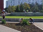 Ростовская АЭС: атомщики вместе с жителями города благоустроили памятный мемориал жертвам теракта в Волгодонске  