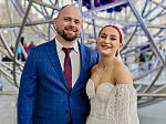 Пара из «АтомЭнергоСбыт» Мурманск сыграла свадьбу в павильоне «Атом» на ВДНХ